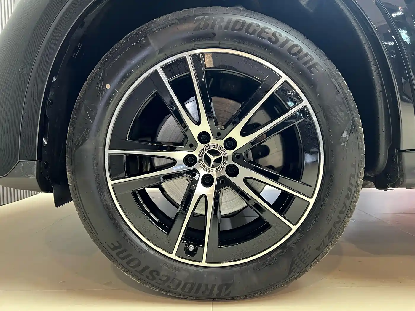 Mercedes-Benz GLC 2025 Model Year GLC 260 L 4MATIC Luxury фото 7