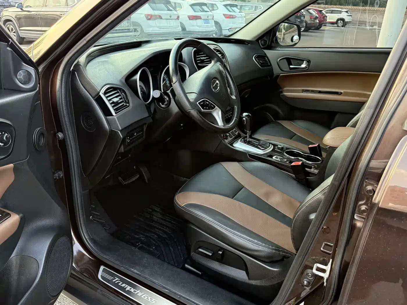 GAC Trumpchi Trumpchi GS5 Super 2015 2015 1.8T Automatic 4WD Luxury Navigation Edition