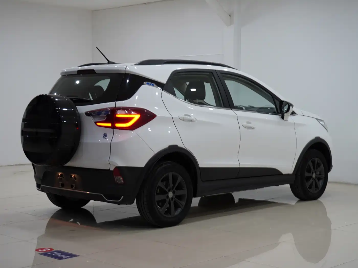 BYD Yuan New Energy 2019 2019 EV360 Smart Connect Premium Edition