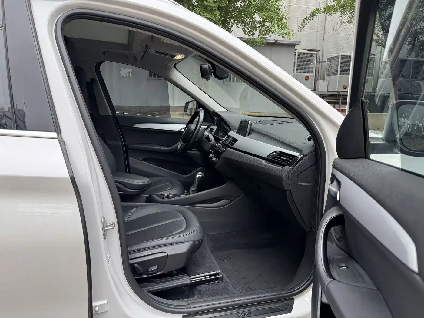 BMW X1 2018 sDrive20Li Leading Model фото 9