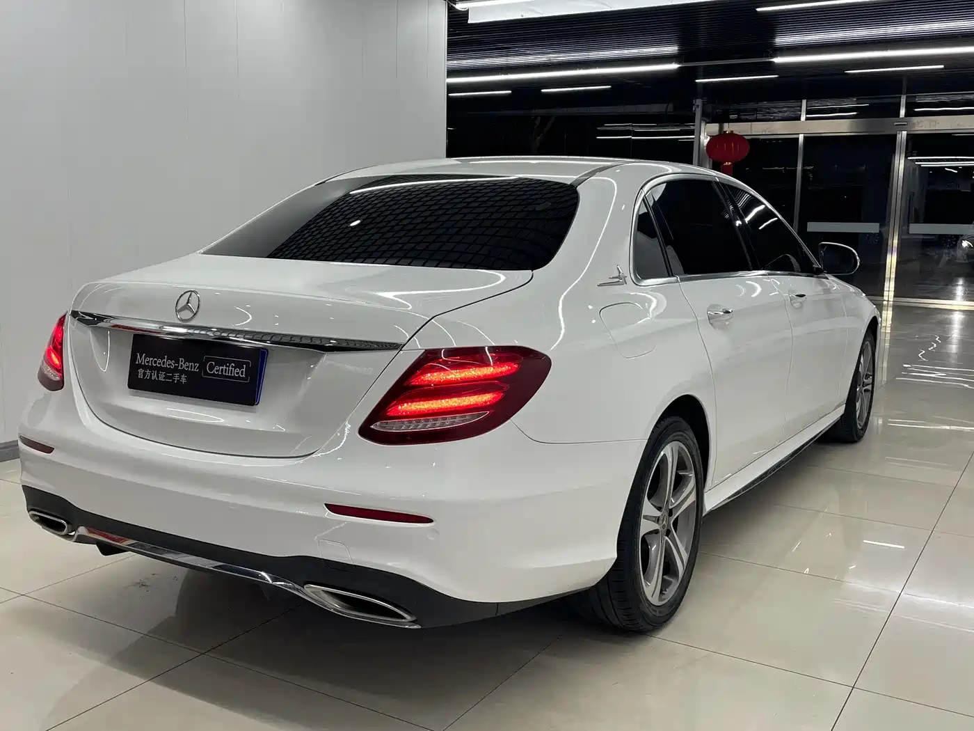 Mercedes-Benz E-Class 2018 E 200 L Sport фото 12