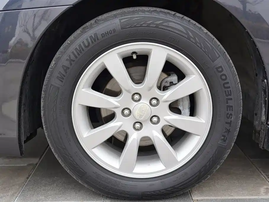 Subaru Legacy 2010 Model 2.0i Luxury фото 8