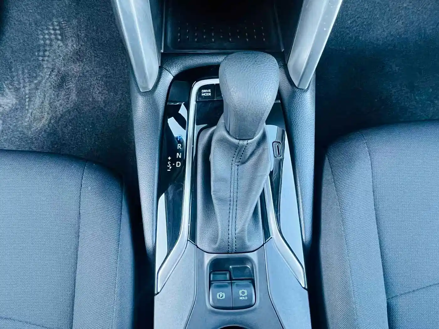 Toyota Corolla Cross 2023 Hybrid 2.0L Pioneer Edition фото 10