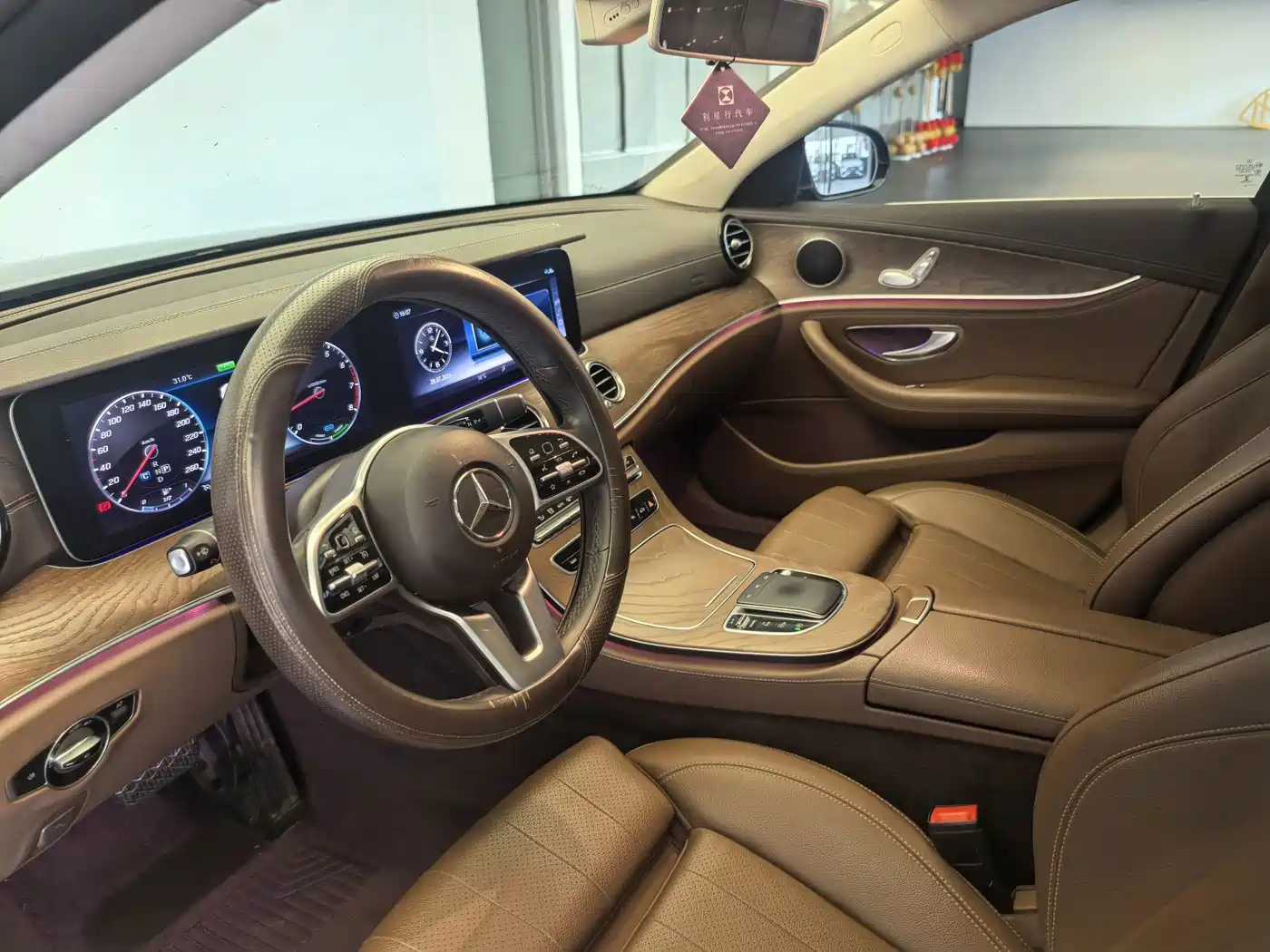 Mercedes-Benz E-Class, миниатюра 17