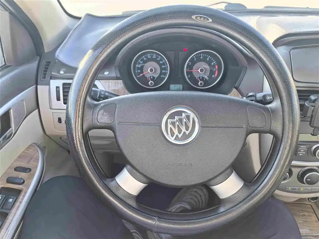 Фото 17 - Buick Excelle