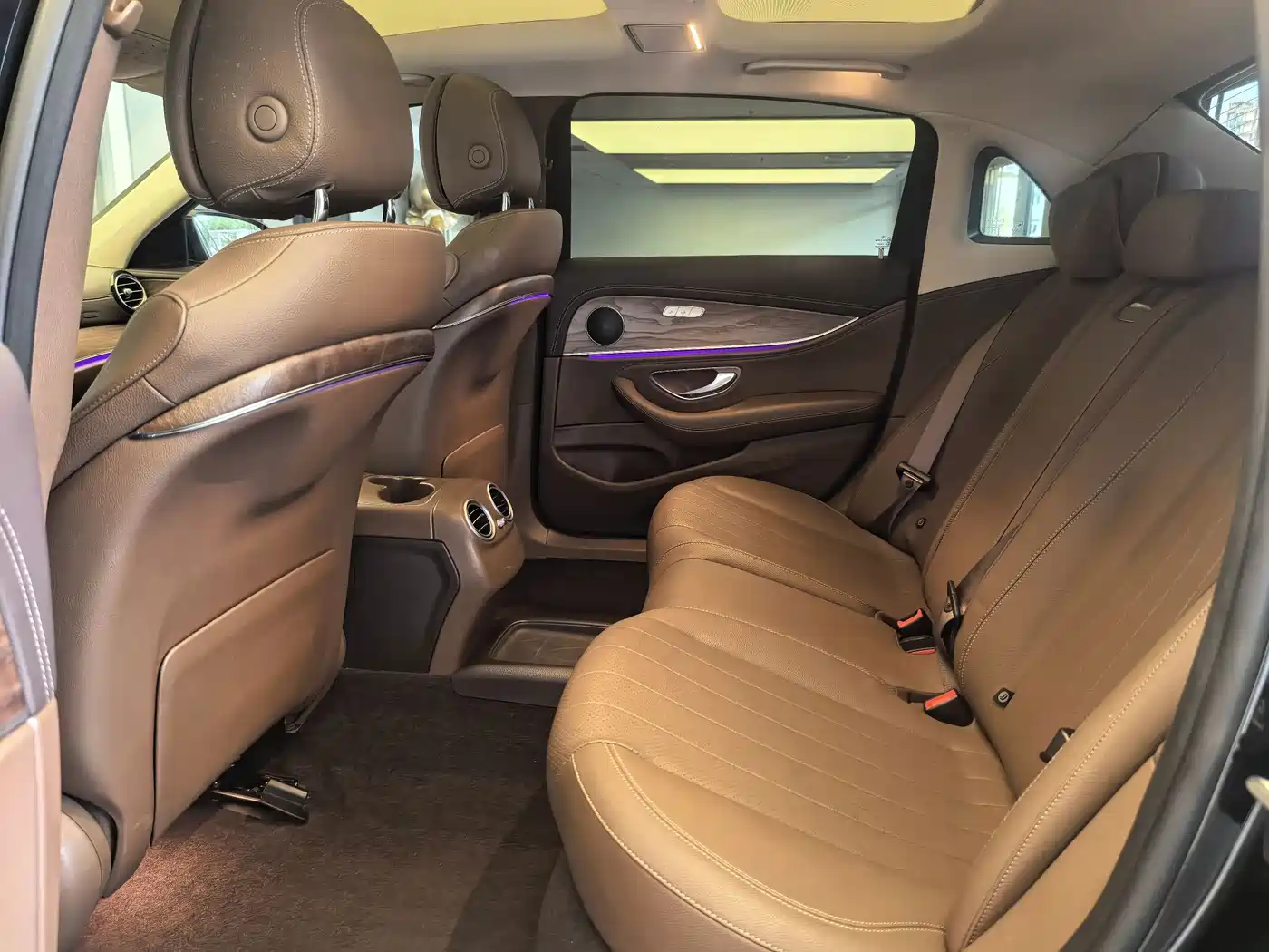 Mercedes-Benz E-Class, миниатюра 16