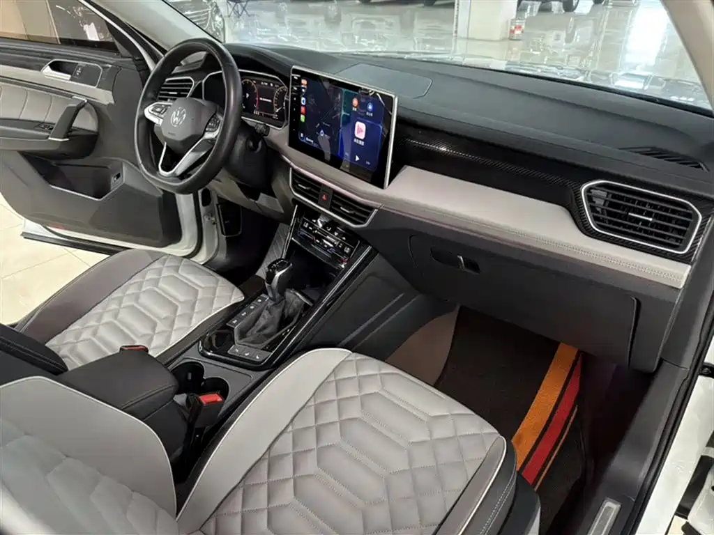 Volkswagen Tayron 2023 330TSI 2WD Luxury Plus Advanced Edition фото 4