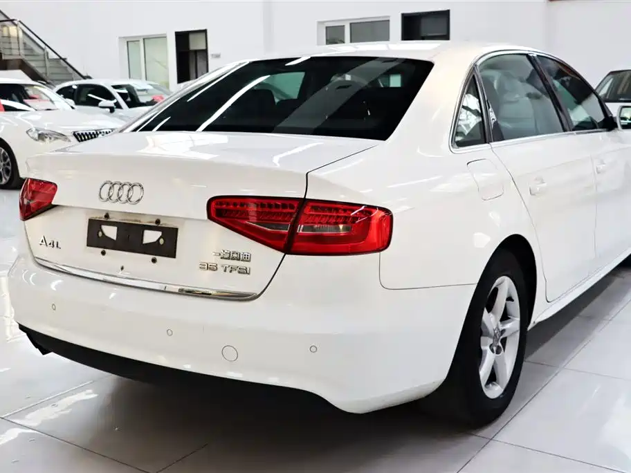 Audi A4L 2013 35 TFSI Automatic Standard фото 8