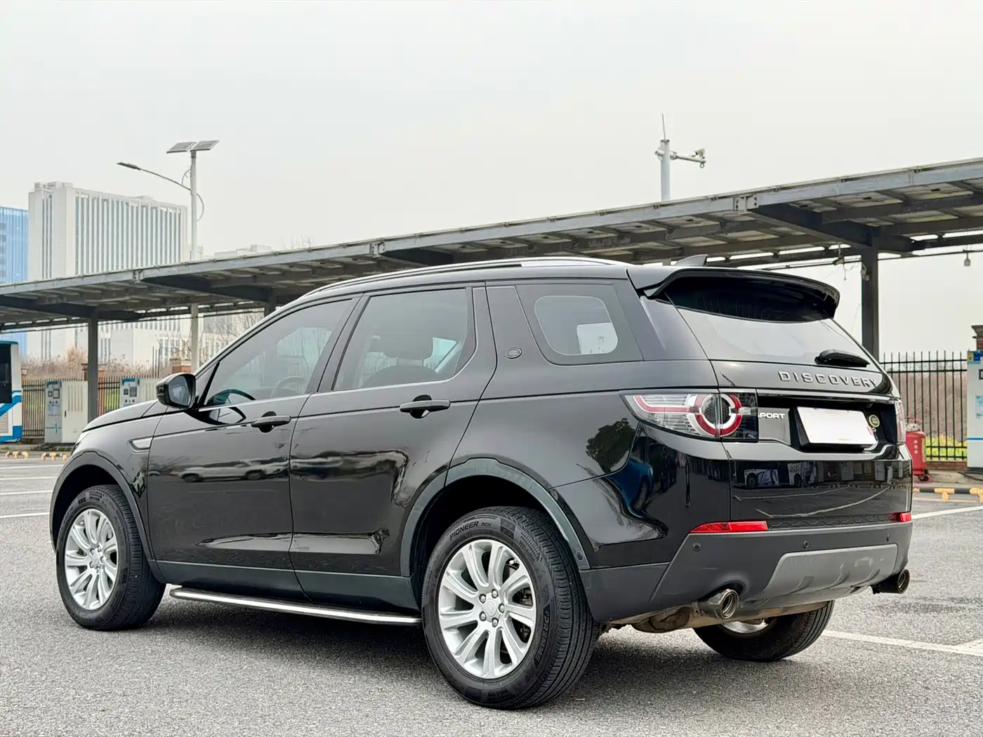 Land Rover Discovery Sport 2018 240PS SE Edition фото 9