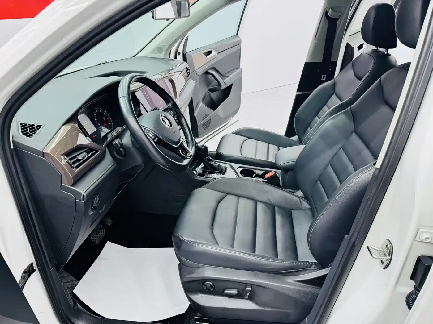 Volkswagen Tharu 2021 Model 280TSI 2WD Luxury Edition фото 4