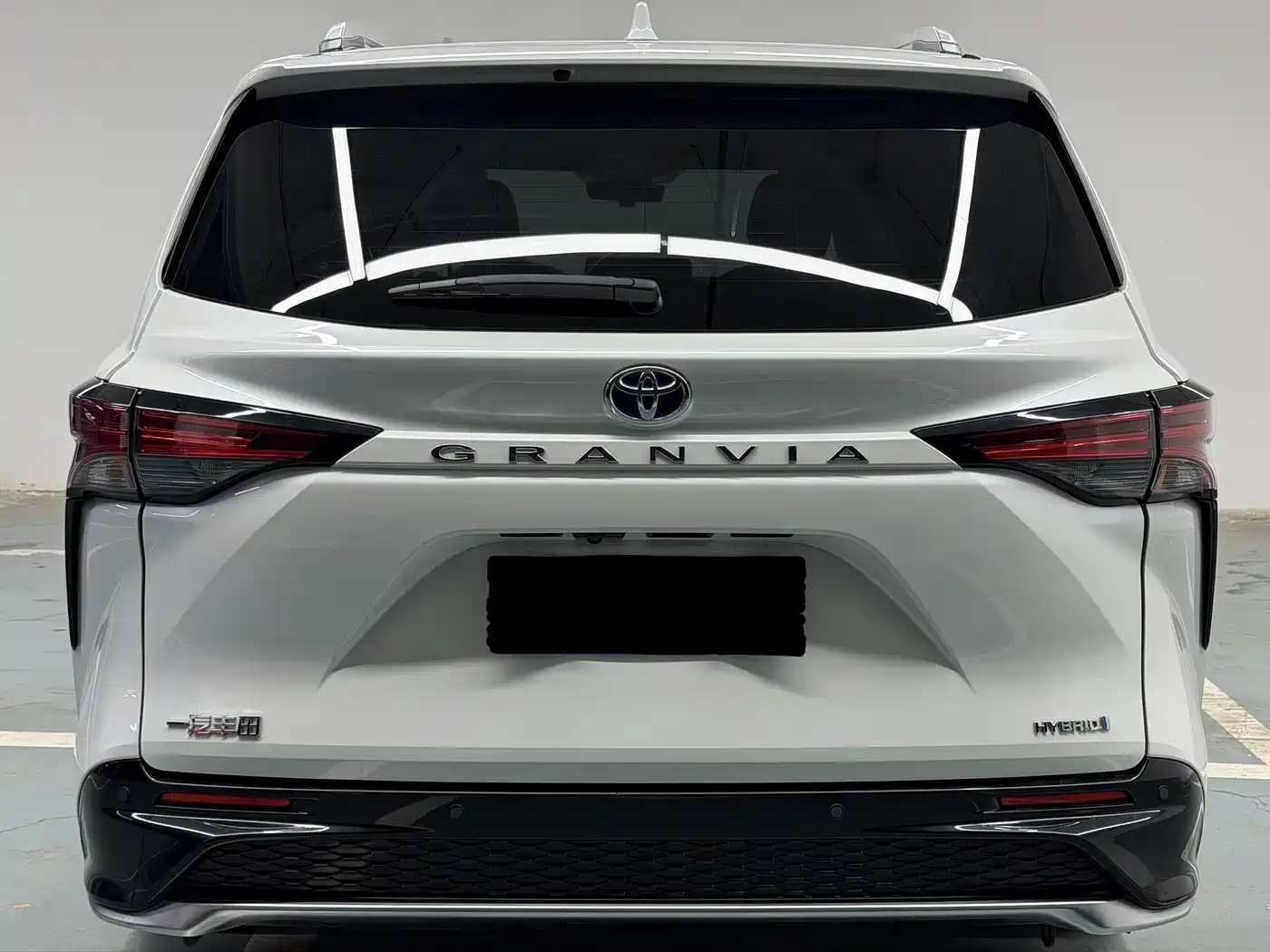 Toyota Granvia 2024 2.5L Hybrid Premium PLUS фото 8