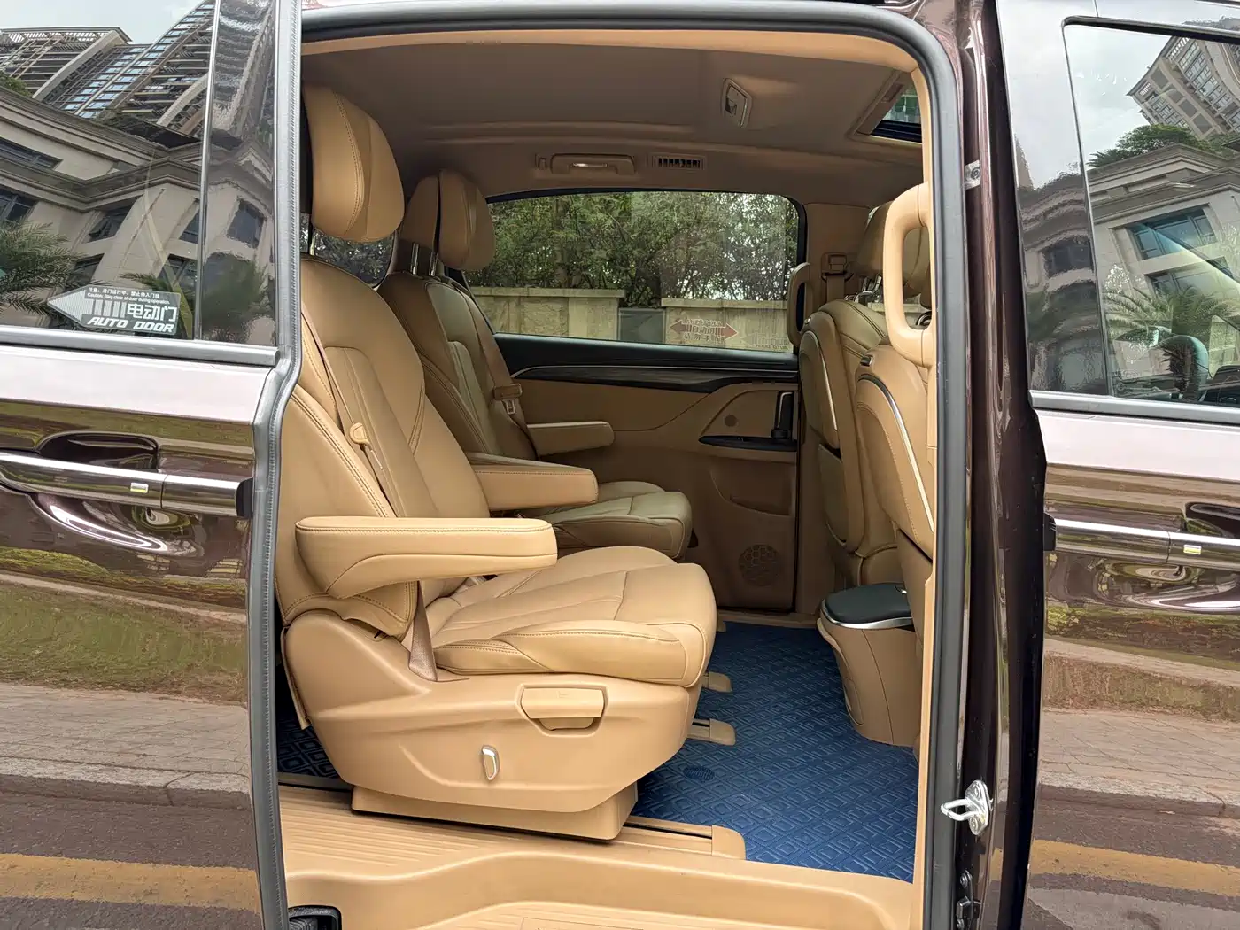 Buick GL8 2021 ES Landlord 653T Premium фото 10