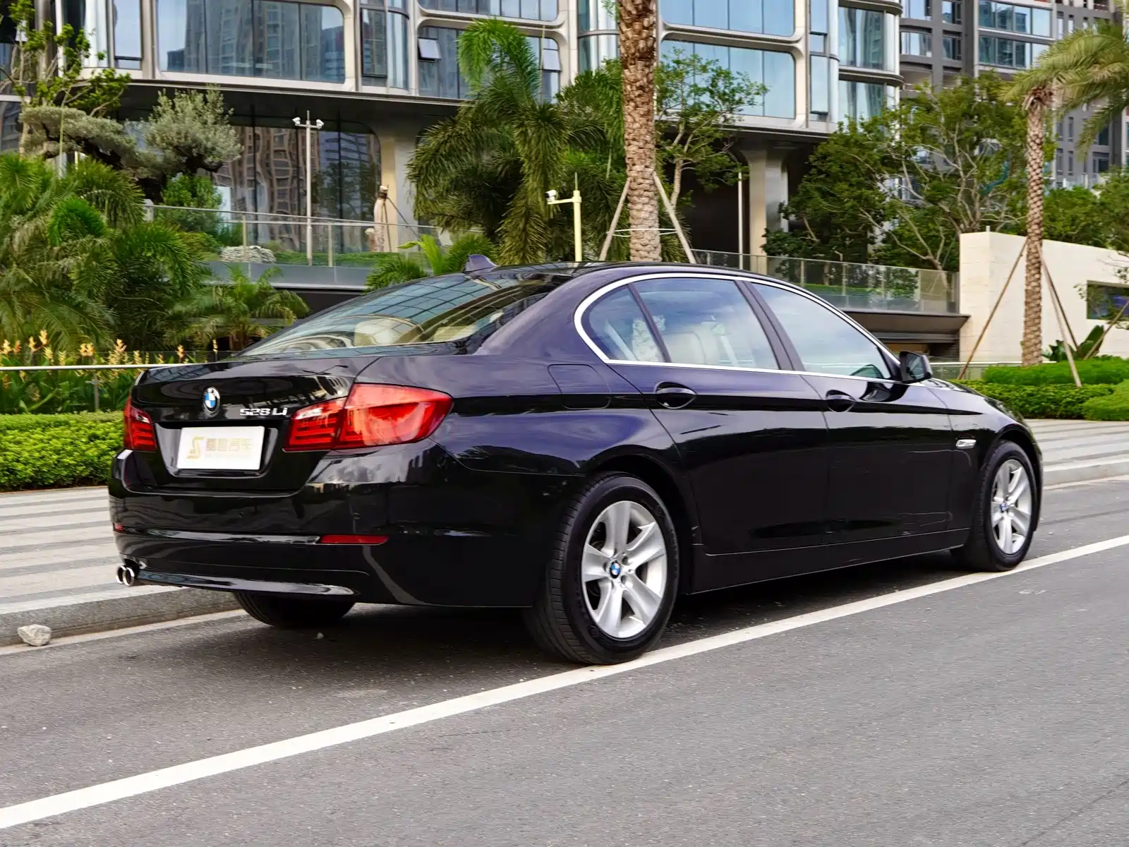 Photo 13 - BMW 5 Series