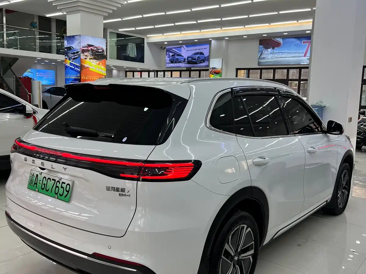 Geely Galaxy Galaxy Starship 7 EM-i 2025 Model 120km Explorer+ Edition фото 12