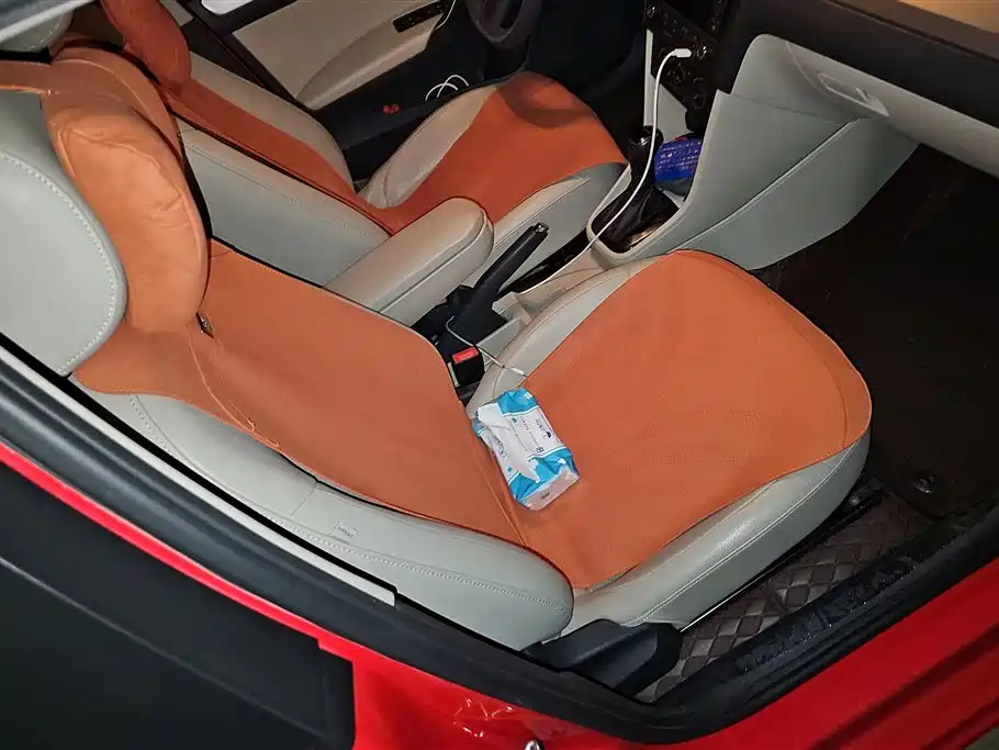 Škoda Skoda Rapid Spaceback 2014 1.6L Automatic Joy Edition фото 8