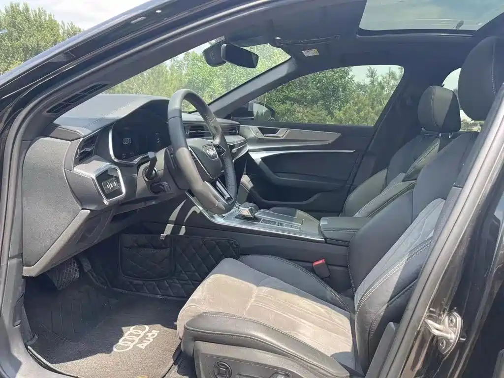 Фото 4 - Audi A6L