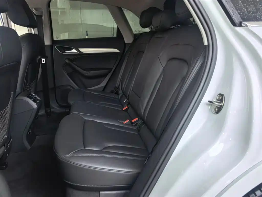 Audi Q3 2015 35 TFSI quattro Technology фото 17