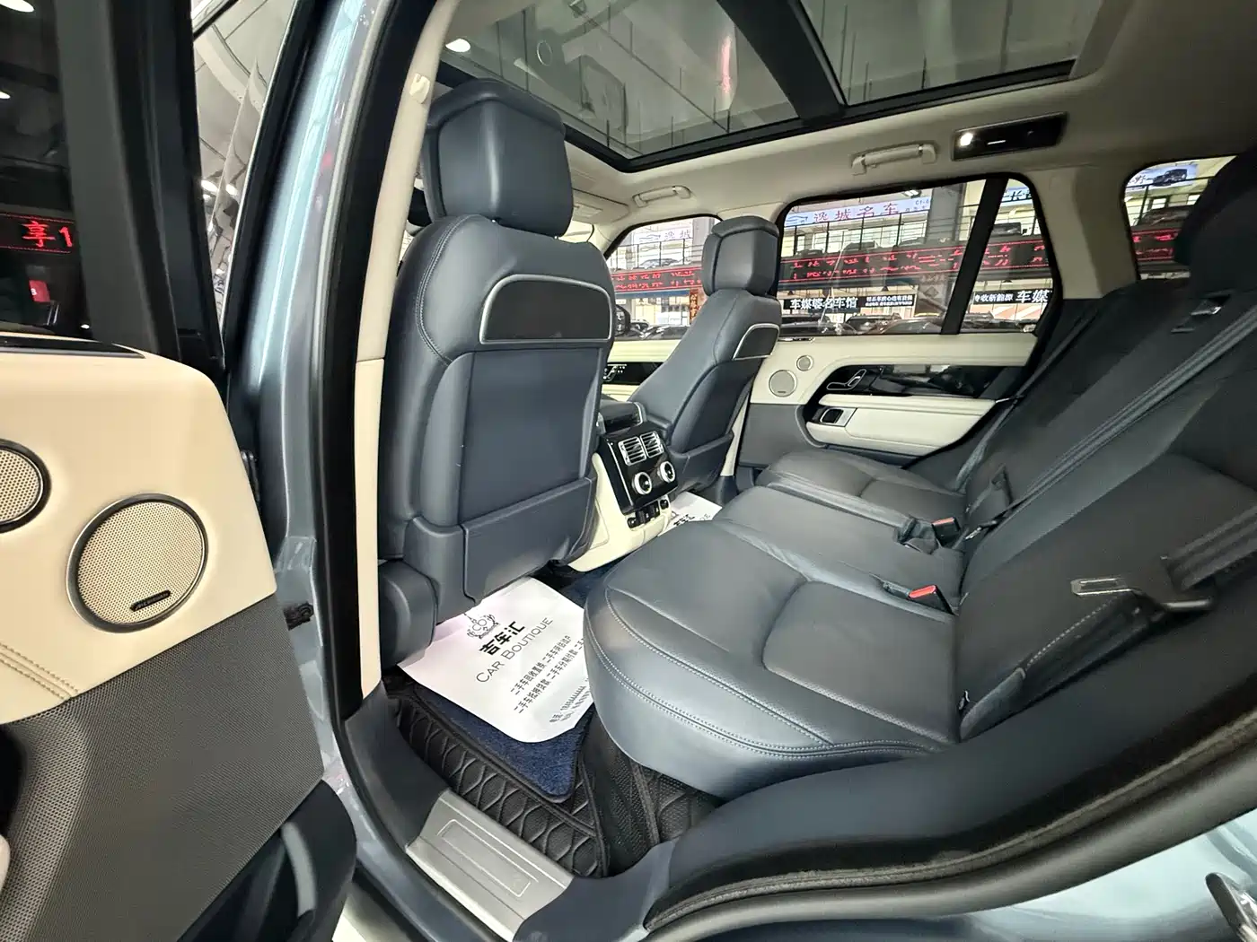 Land Rover Range Rover 2019 3.0 SCV6 Heritage Edition фото 5