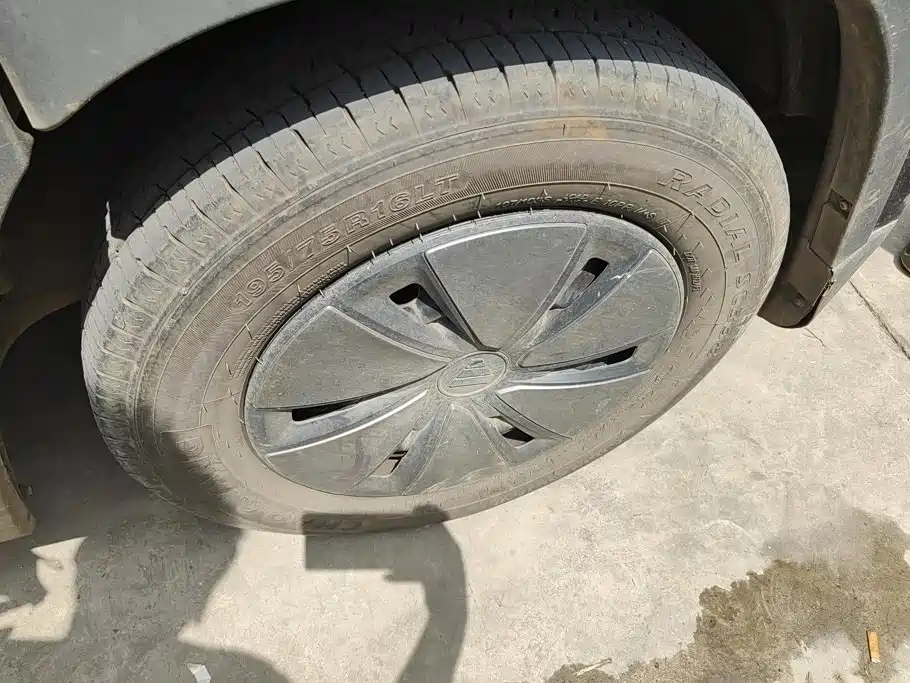 Foton Fengjing i7 2025 2025 Multi-purpose Long Wheelbase FWD CATL 66.67kWh Smart Edition Flat Roof Single Tire 6-Seater