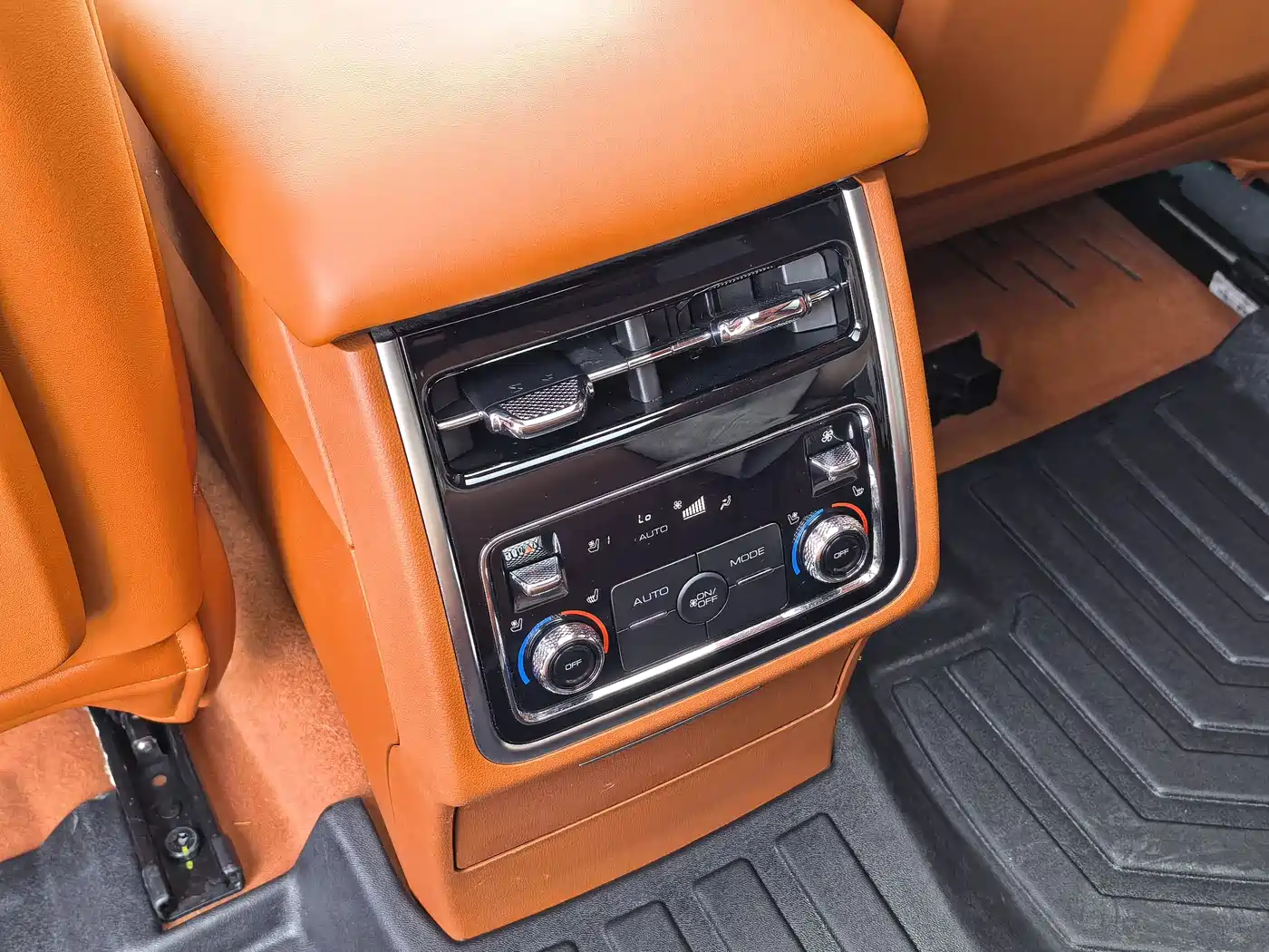 Tank 500 2022 3.0T Premium Custom Edition 5-Seater фото 11