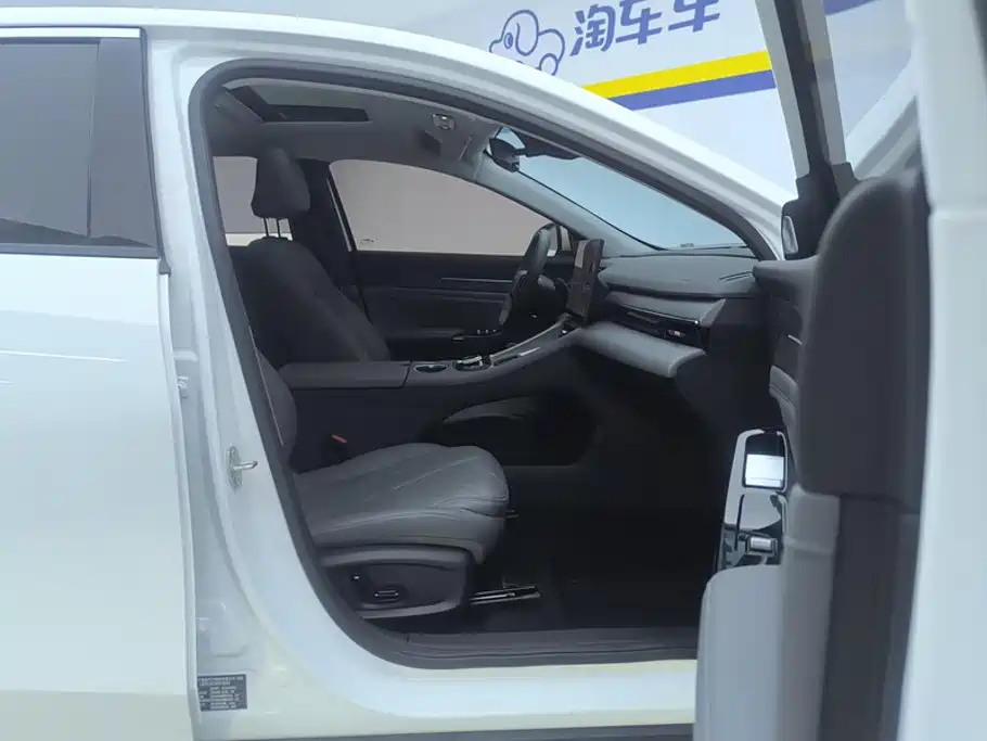 Geely Galaxy Galaxy L6 2025 2025 EM-i 140km Starship Edition