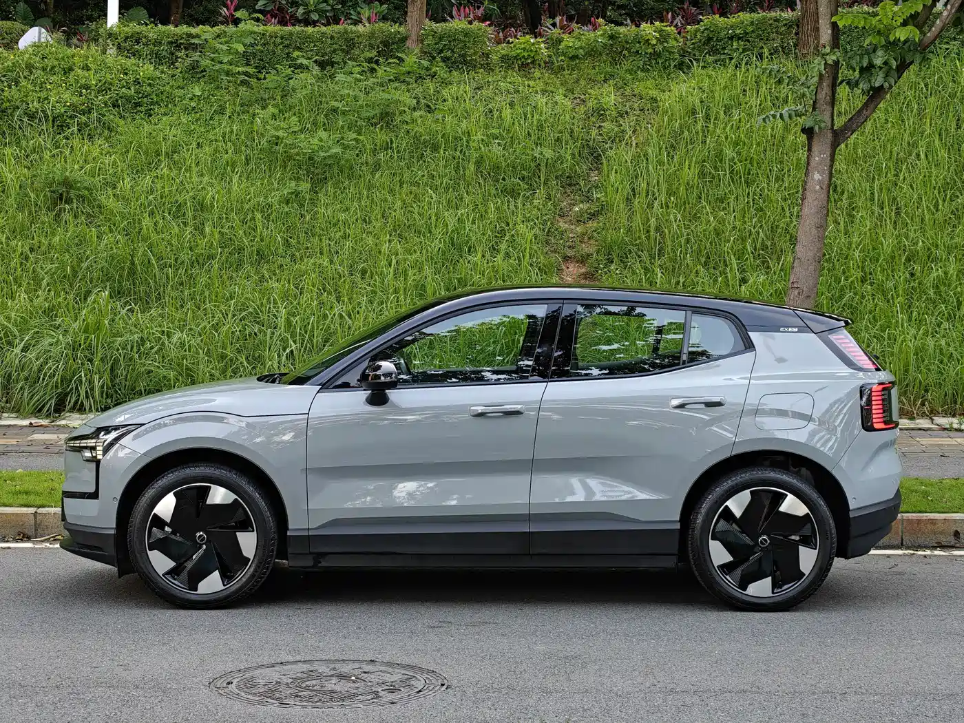 Volvo EX30 2024 2025 RWD Long Range Ultra