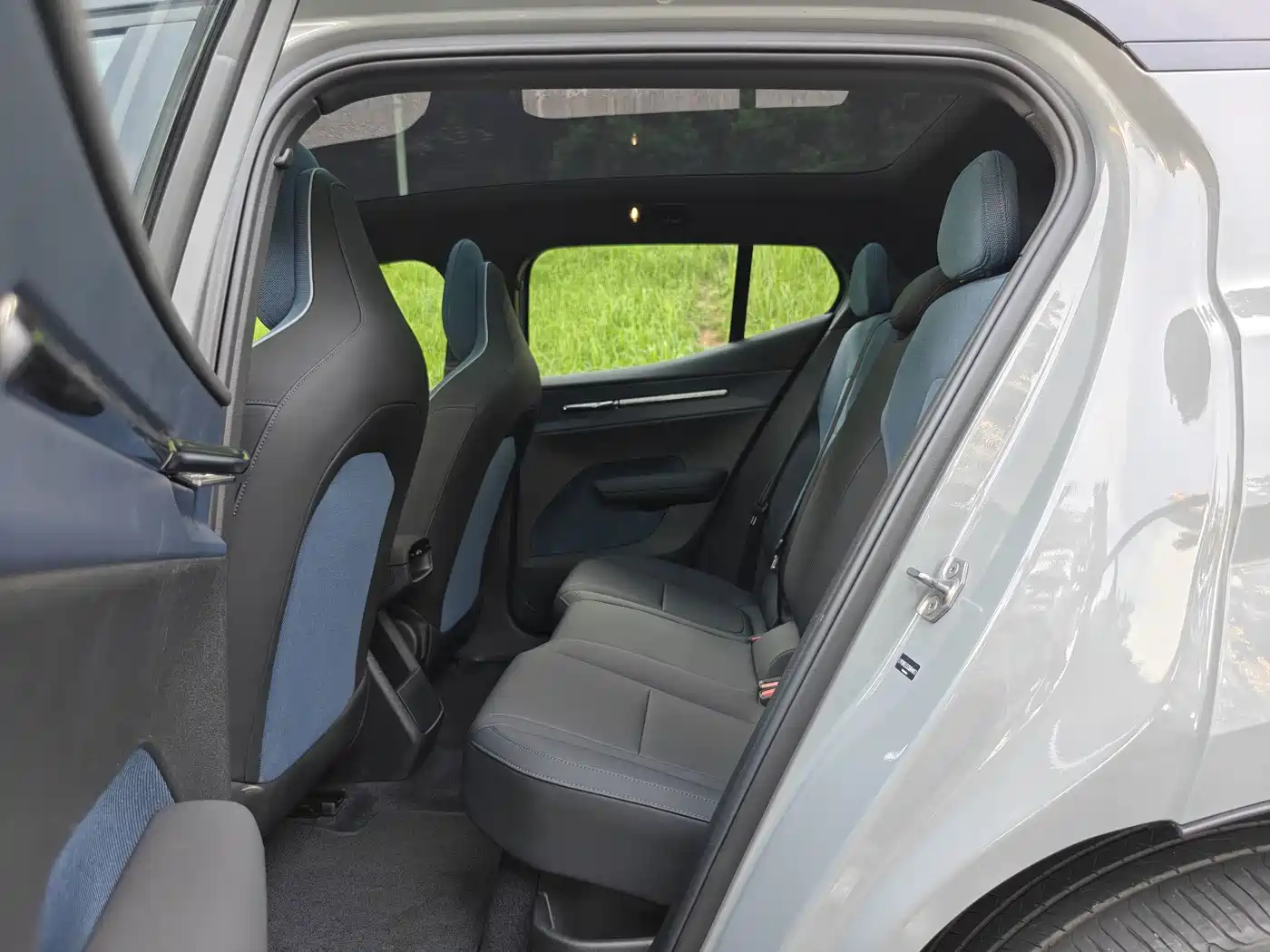Volvo EX30 2024 2025 RWD Long Range Ultra