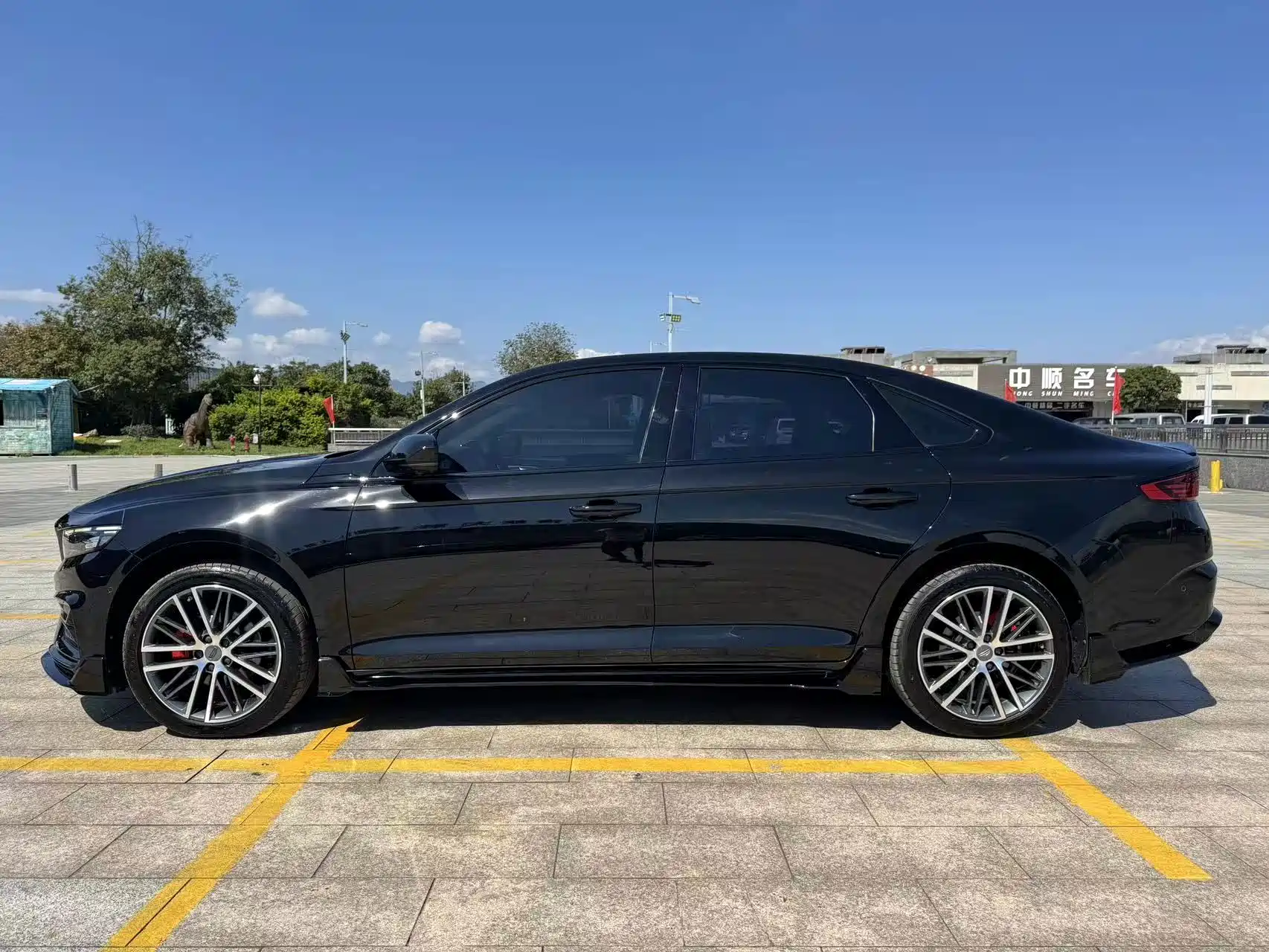 Фото 4 - Geely Preface
