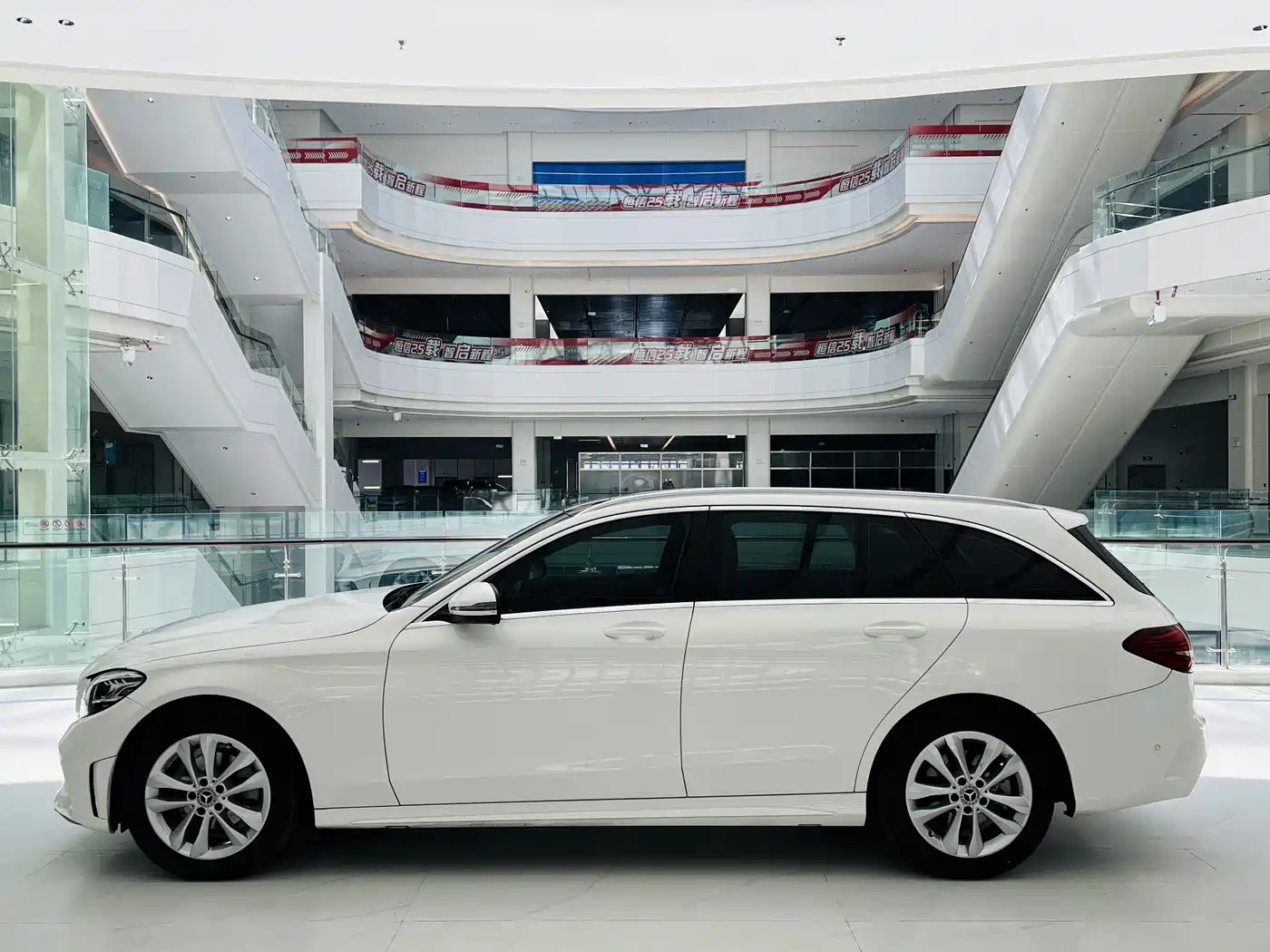 Mercedes-Benz C-Class (Import) 2019 C 180 Estate фото 3