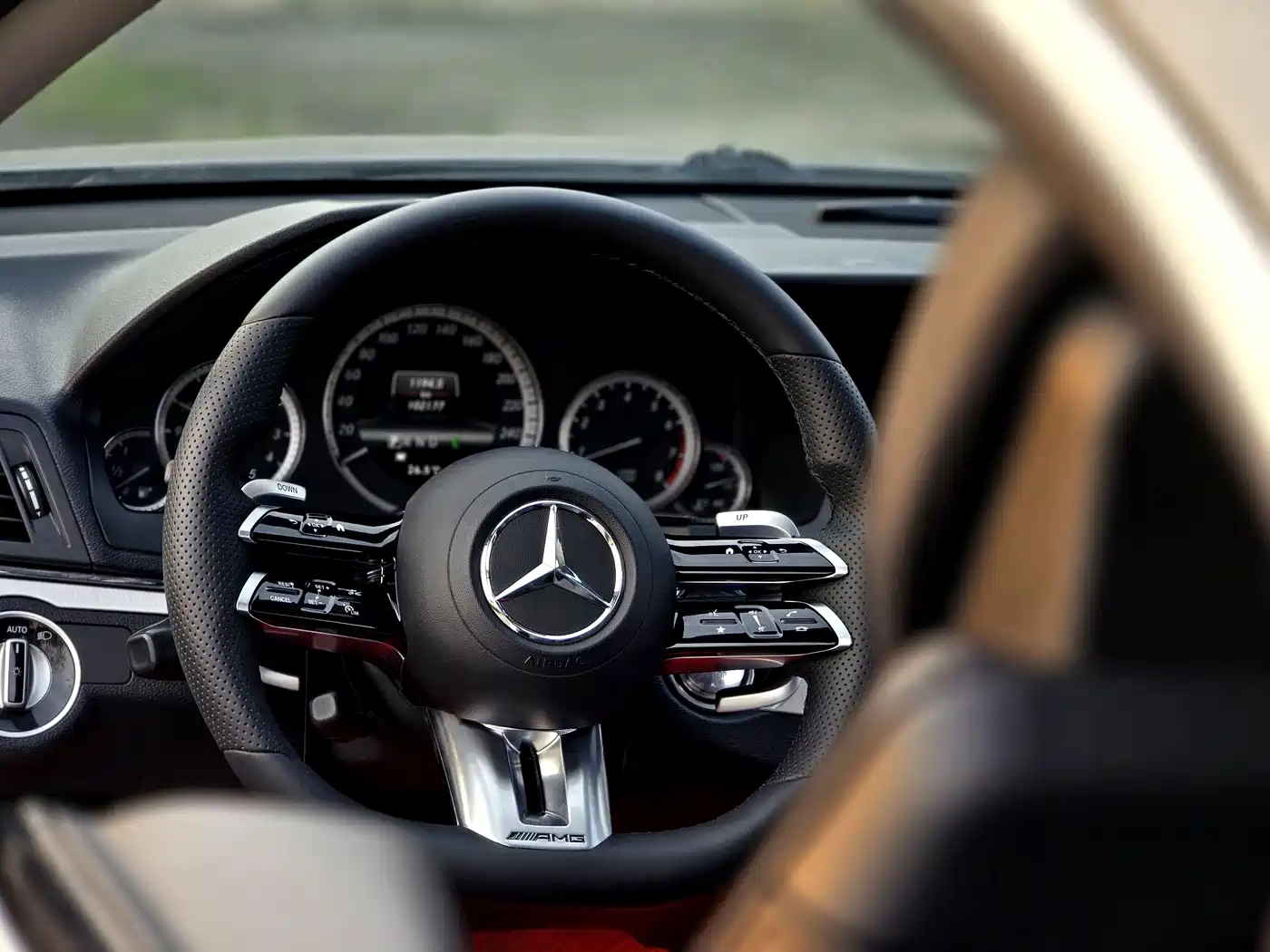 Mercedes-Benz E-Class (Import) 2012 E 200 CGI Coupe фото 10