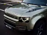 Photo 10 - Land Rover Defender