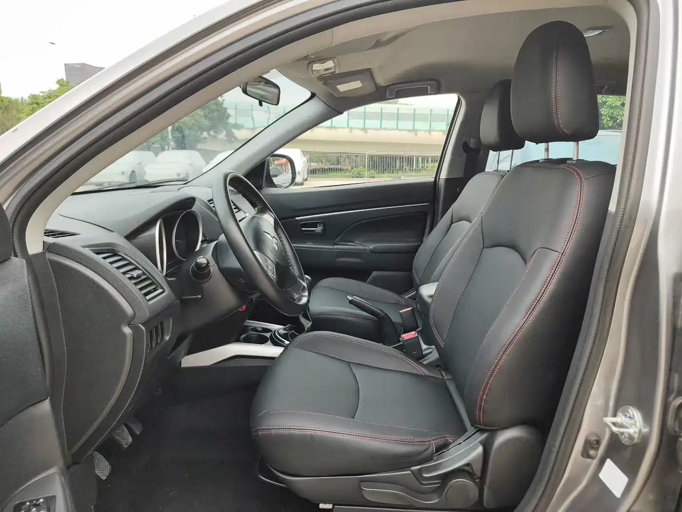 Mitsubishi ASX 2013 1.6L Manual 2WD Standard фото 5