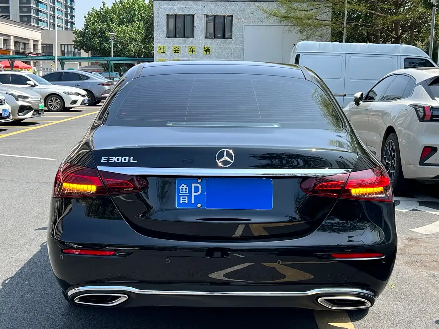 MERCEDES-BENZ E CLASS