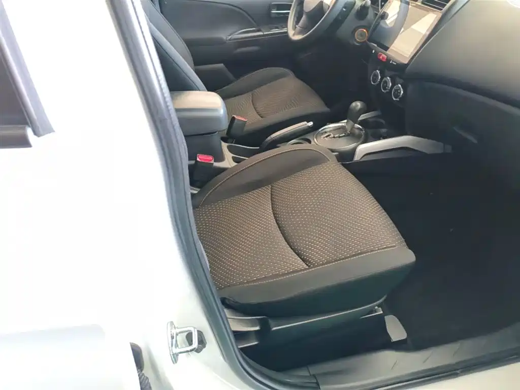 Mitsubishi ASX 2013 2.0L CVT 2WD Elite фото 25