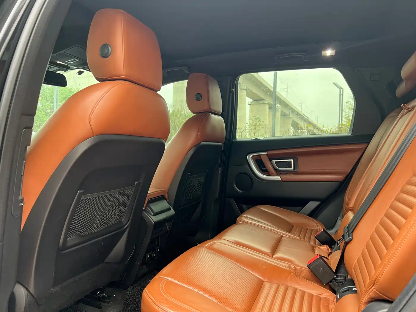 Land Rover Discovery Sport 2016 2.0T HSE LUXURY фото 6