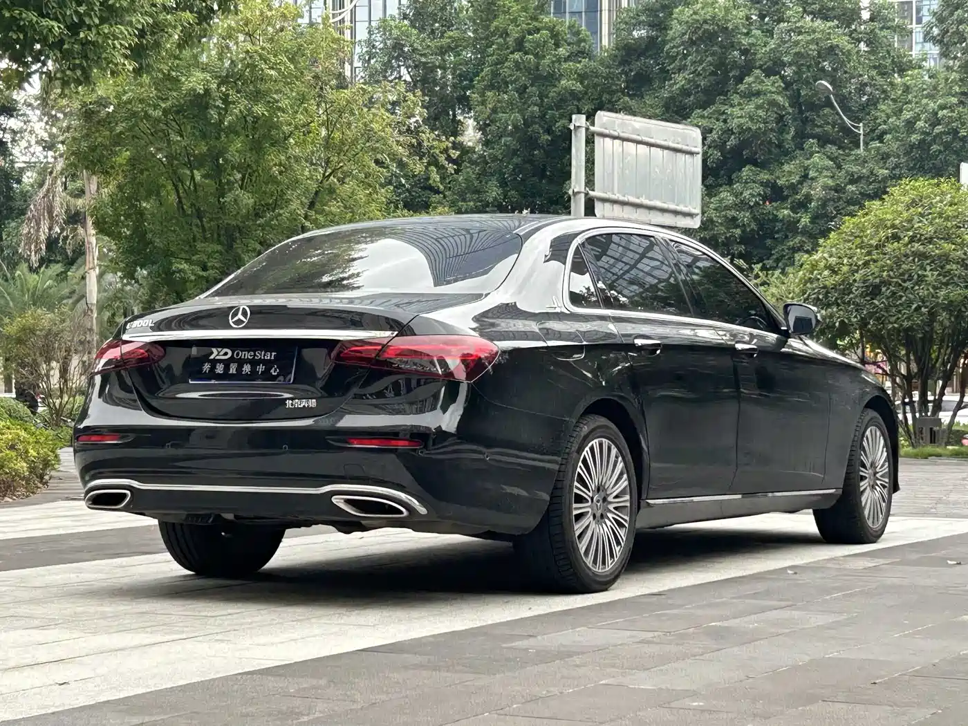 MERCEDES-BENZ E CLASS