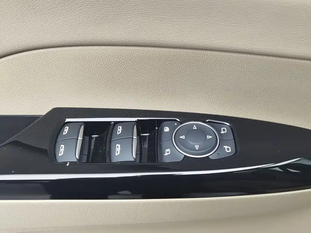 Buick GL8 New Energy, миниатюра 9