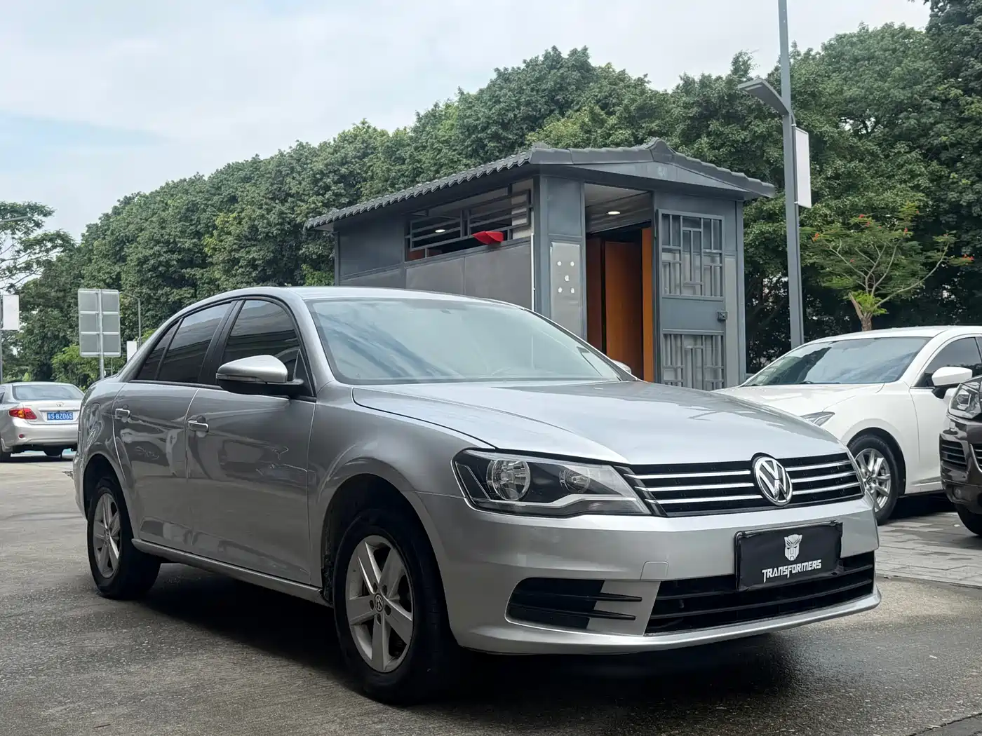 Volkswagen Bora 2015 Quality Edition 1.6L Automatic Fashion фото 3