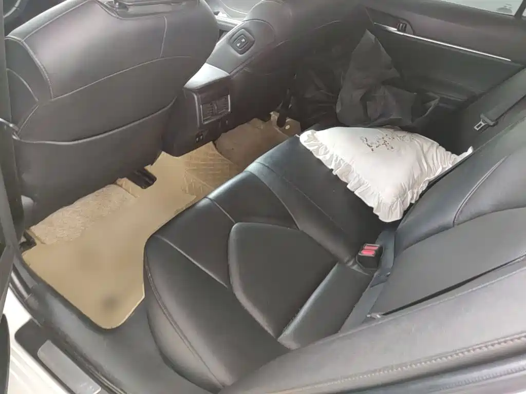 Toyota Camry 2021 2.5G Luxury Edition фото 17