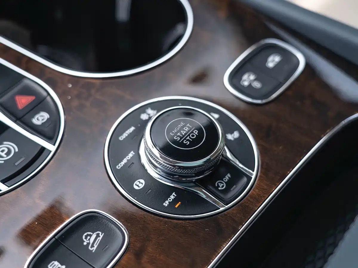 Bentley Bentayga 2017 2017 6.0T Standard Edition