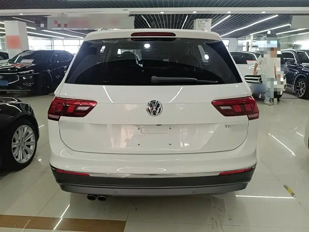 Volkswagen Tiguan L 2018 Facelift 330TSI Automatic 2WD Luxury Edition фото 6