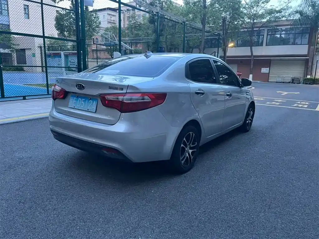 Kia K2 2012 Sedan 1.4L AT GLS Commemorative Edition фото 7