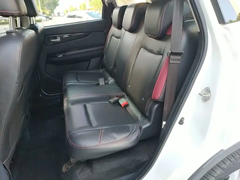 BAIC Huansu S3 2016 2016 1.5L Manual Startup Edition