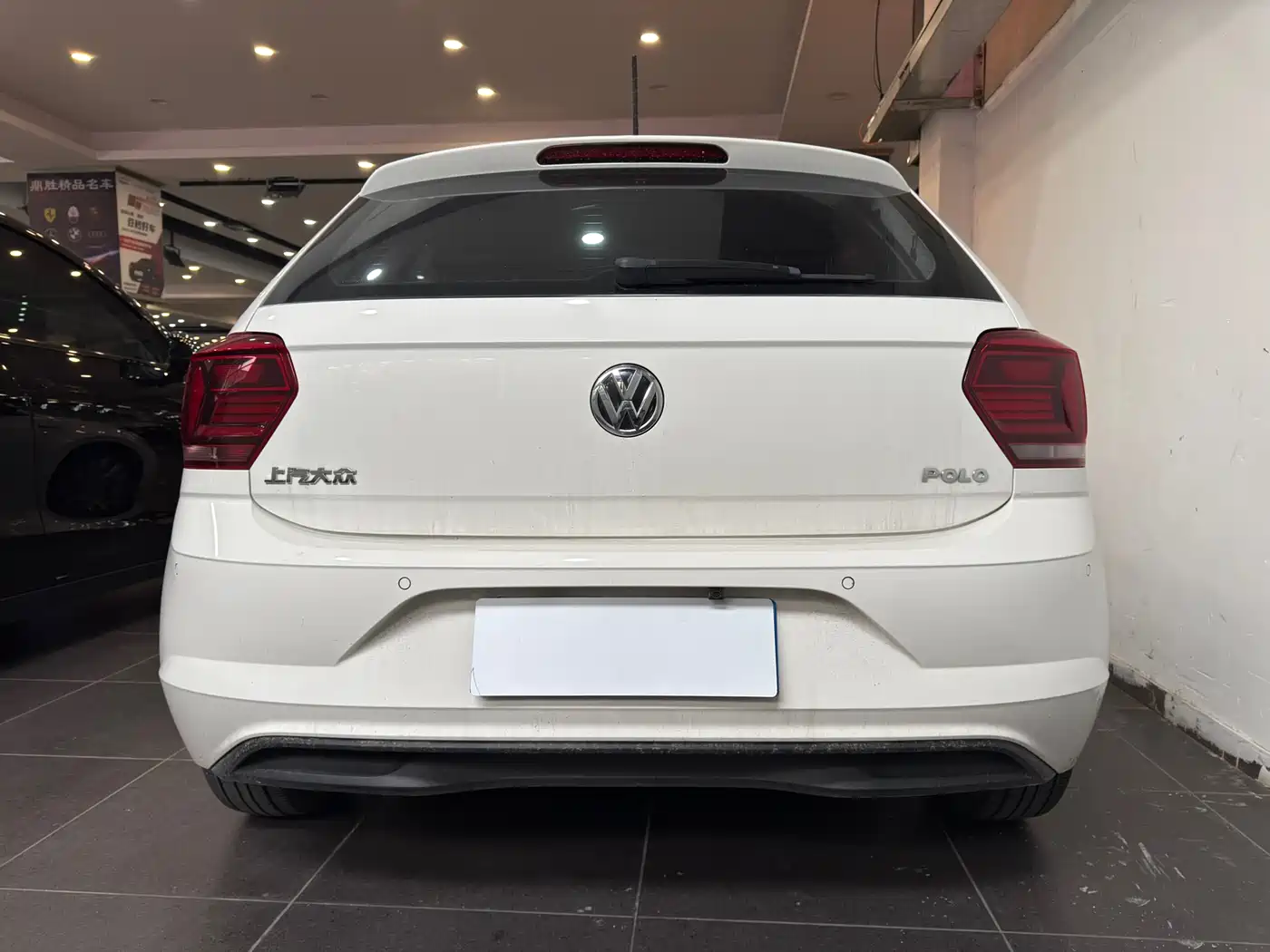 VOLKSWAGEN POLO