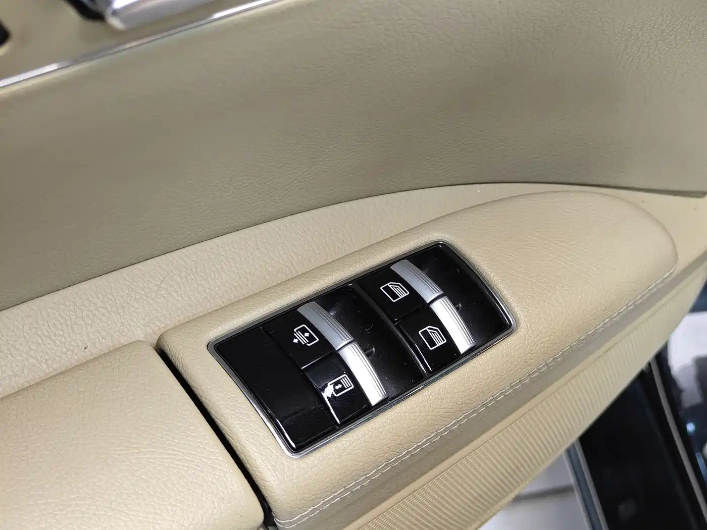 Mercedes-Benz S-Class 2010 S 300 L Luxury фото 24