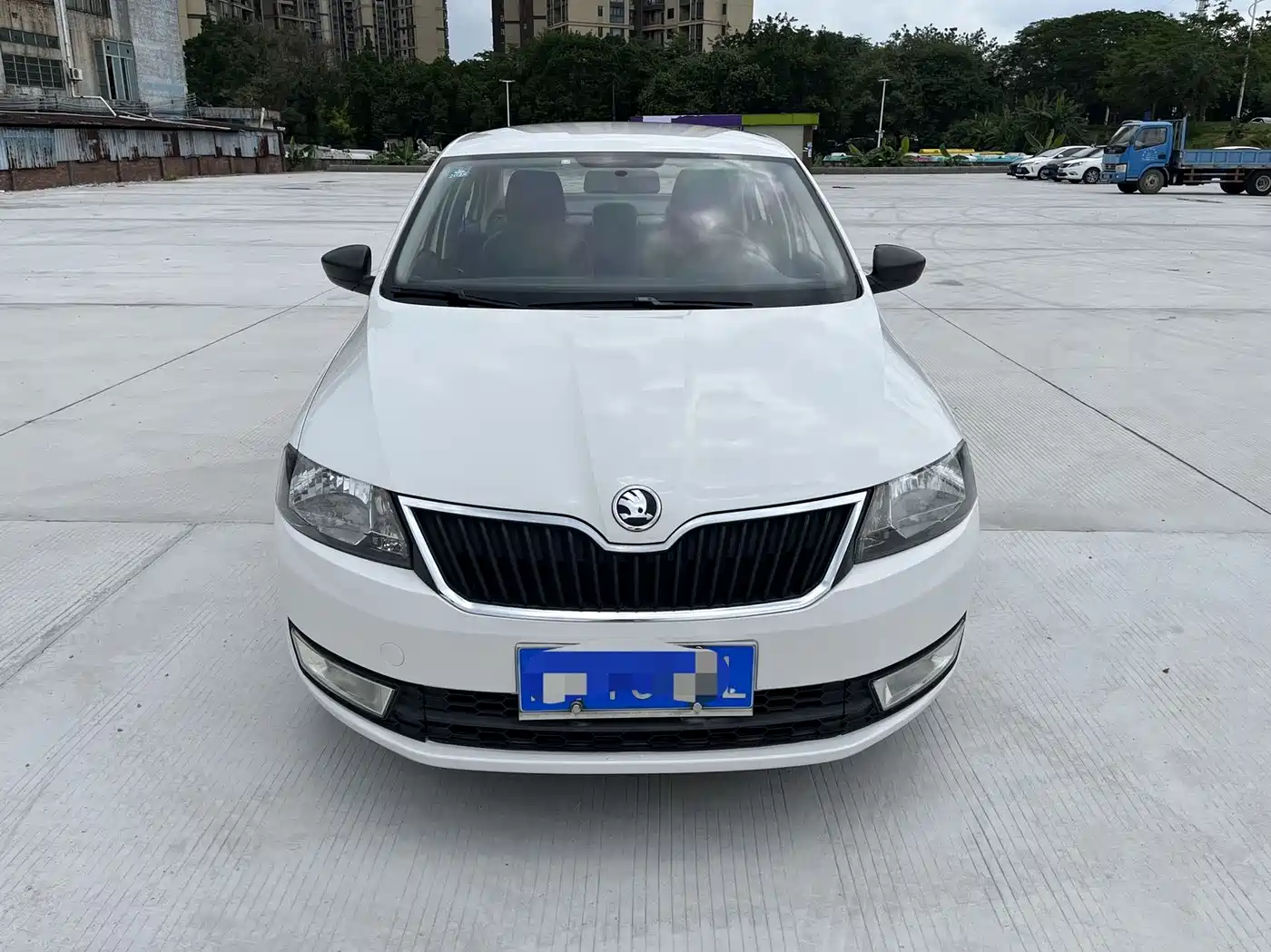 Škoda Rapid 2016 1.6L Manual Forward Edition фото 2