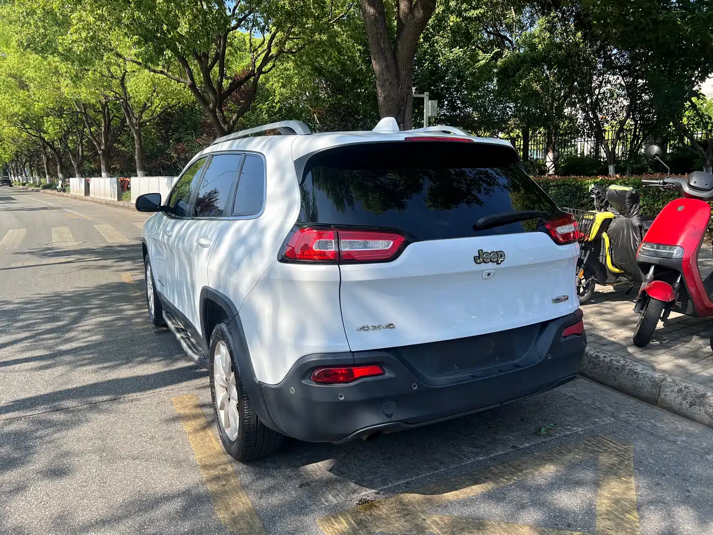 Jeep Cherokee (Import) 2015 2014 2.4L Luxury