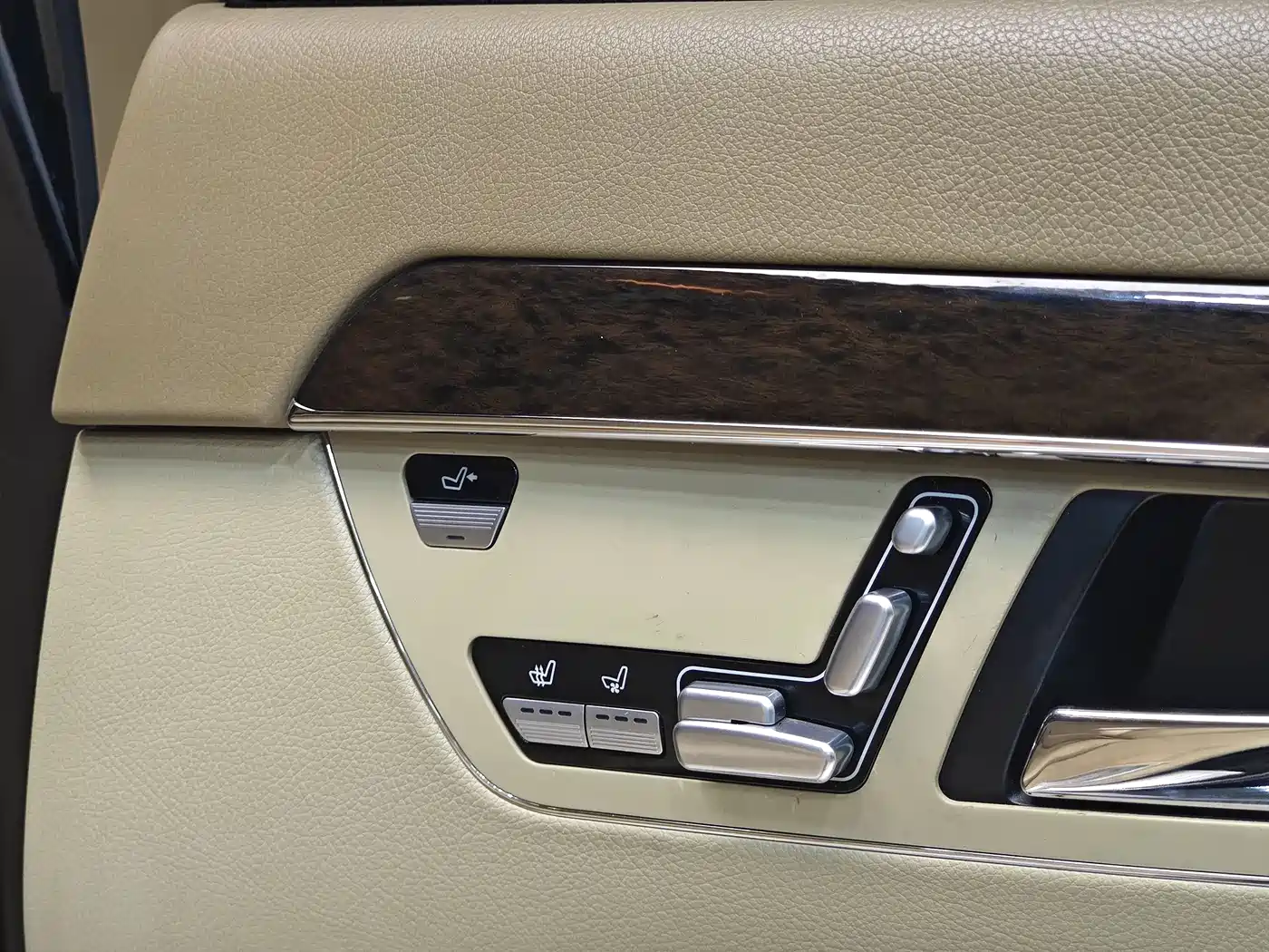 Mercedes-Benz S-Class 2010 S 300 L Luxury фото 35