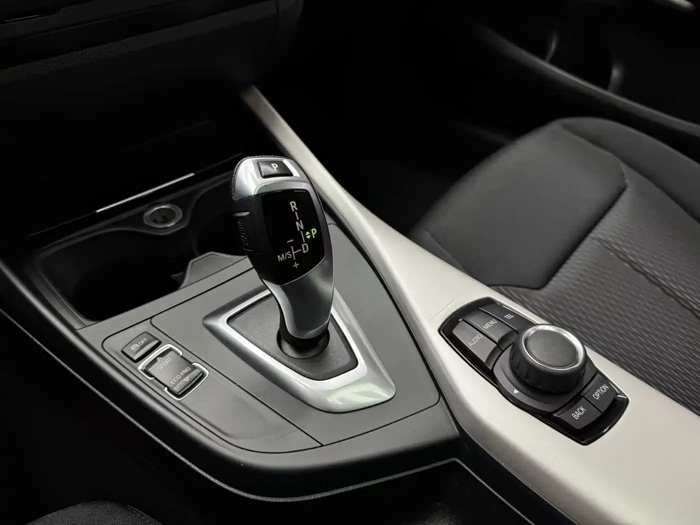 BMW 1 Series (Import) 2013 Facelift 116i Urban Model фото 15