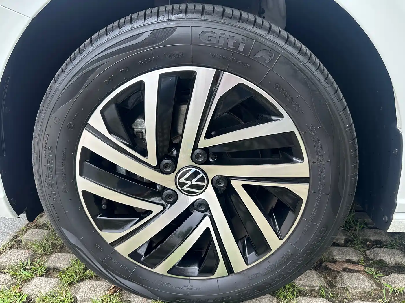 Volkswagen Lavida 2024 Model 300TSI DSG Starlight Leading Edition фото 12